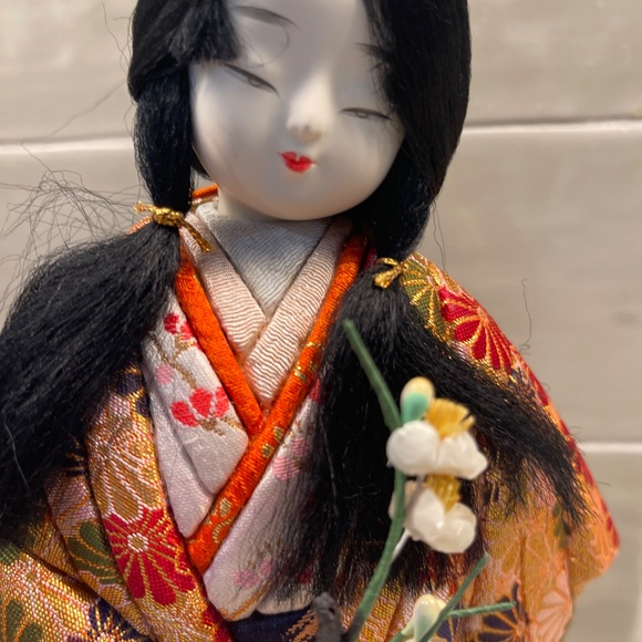 Beautiful 12" geisha doll figurine‎ - Picture 2 of 4